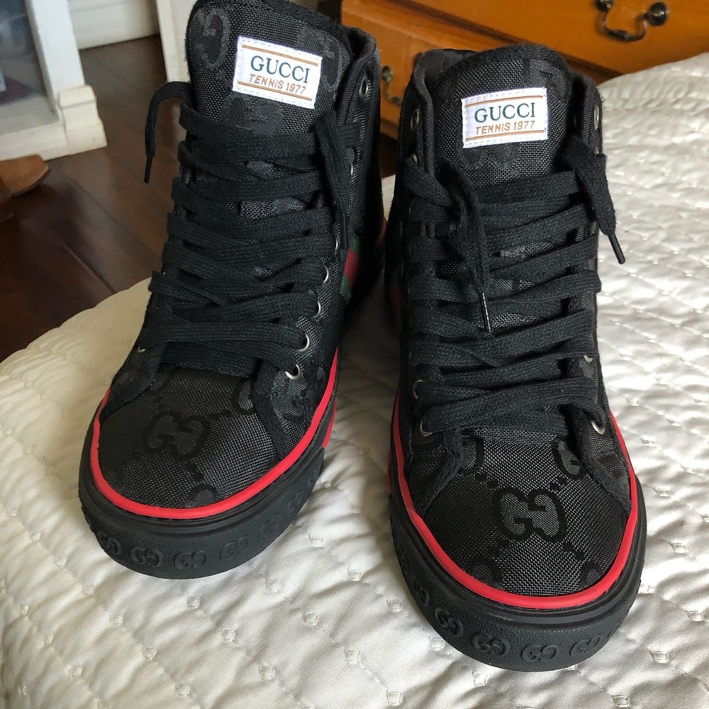 8.5 US size Gucci sneakers